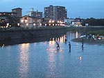 灯ろう流し