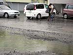 水たまりにお気をつけクダサイ。。