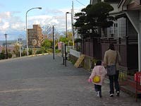 くっついて歩こうね♪