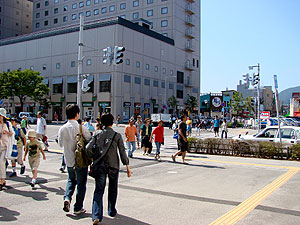 世間はお休みムード 