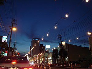 市電線路補修中。