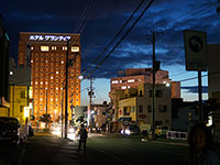 なかなか夜になりません。