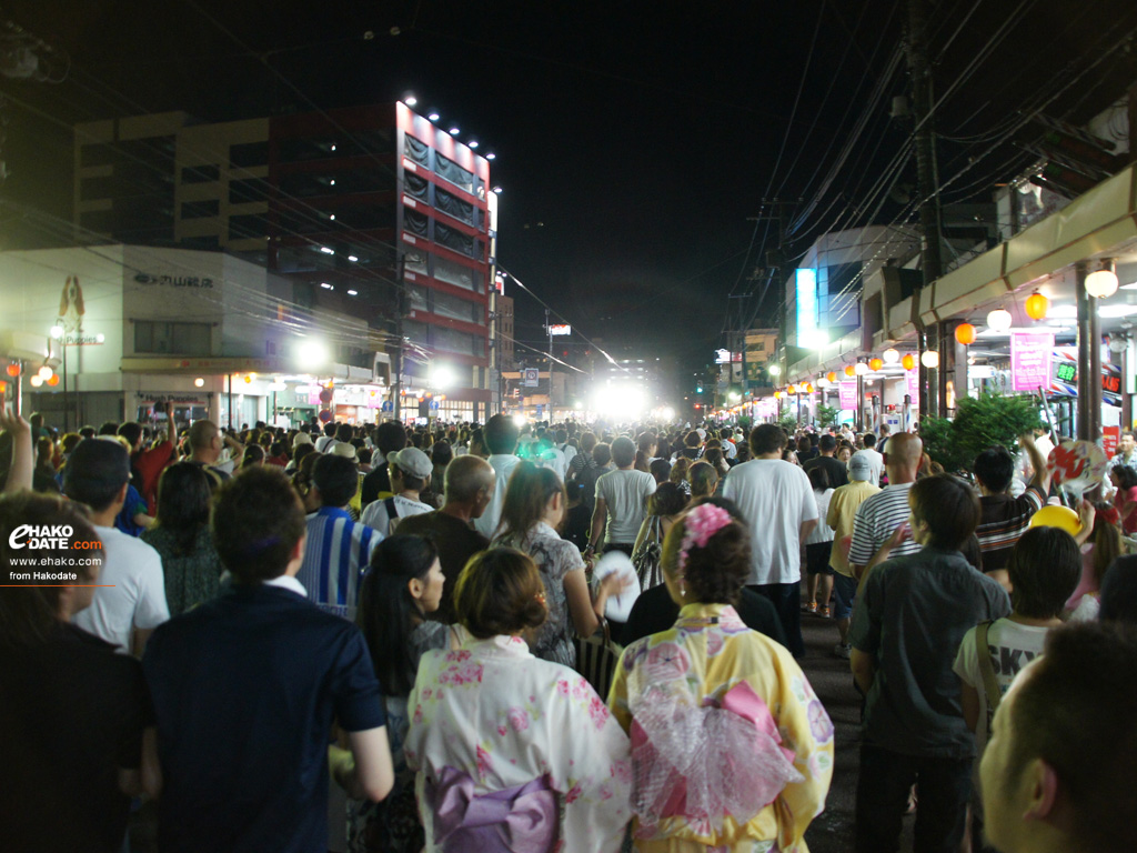 全員参加だ！イカ踊りっ！2010　／函館フォト散歩壁紙