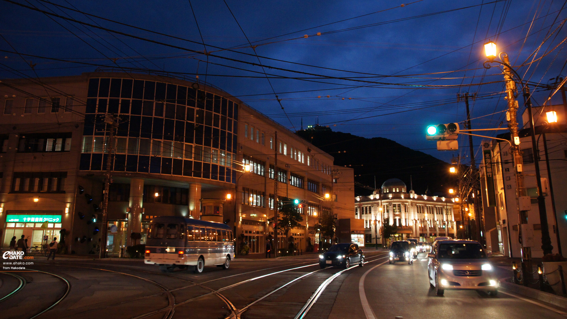 夕暮れの十字街 函館フォト散歩壁紙 函館市 道南地域ポータル E Hakodate